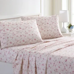 Modern Threads Printed 3 Piece Sheet Set, Kashmir Rose.