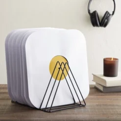 Okuna Outpost 2 Pack Metal Triangle File Storage Organizer, Home And Office Sorter For Magazines, Vinyl Records, Newspapers, Black -Home Decor Shop GUEST dea2deb3 ebe0 4fdb 80e2 991d79e202c1